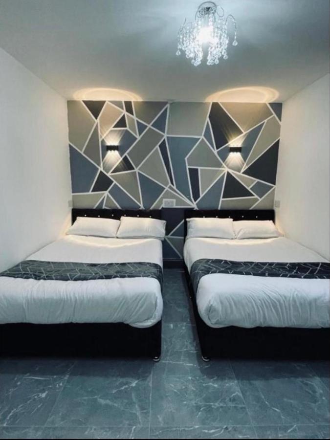 Entire 5 Star Luxury Whalley House Wifi Tv Luxury เบิร์นลีย์ ภายนอก รูปภาพ