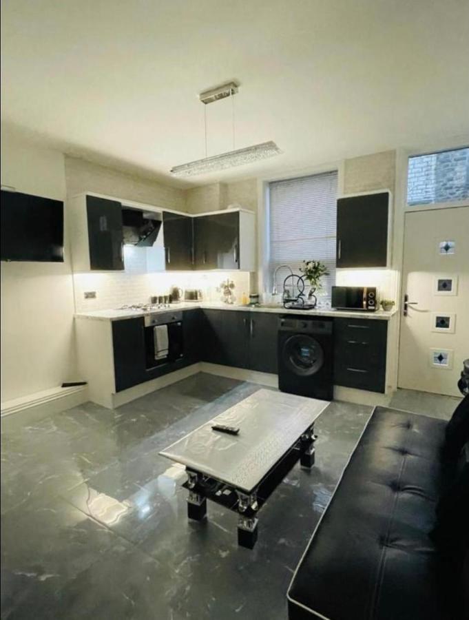 Entire 5 Star Luxury Whalley House Wifi Tv Luxury เบิร์นลีย์ ภายนอก รูปภาพ